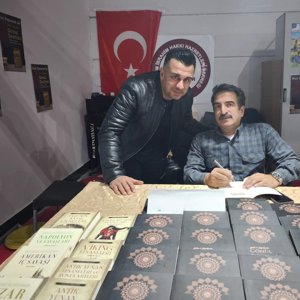 Doğu Anadolu Erzurum 7. Kitap Fuarı Ziyareti ve Kitap İmza Etkinliği - fotoğraf 1