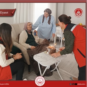 3 Aralık Dünya Engelliler Günü münasebetiyle Asiye Teyzemizin doğum gününü kutladık. - fotoğraf 2