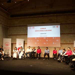 İstanbul Valimiz Sn. Davut GÜL, Vali Yardımcımız Sn. Dr. Serap ÖZMEN ÇETİN ve İl Müdürümüz Sn. Ömer TURAN’ın Katılımlarıyla 3 Aralık Dünya Engelliler Günü Programı Gerçekleştirilmiştir - fotoğraf 3