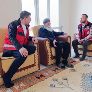 “Çınarlara Vefa” Projesi Kapsamında Hane Ziyaretleri Gerçekleştirdik - fotoğraf 1