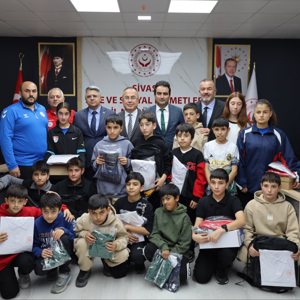 Çocuklara Yönelik Kriket ve Atletizm Ödül Töreni Düzenlendi - fotoğraf 3