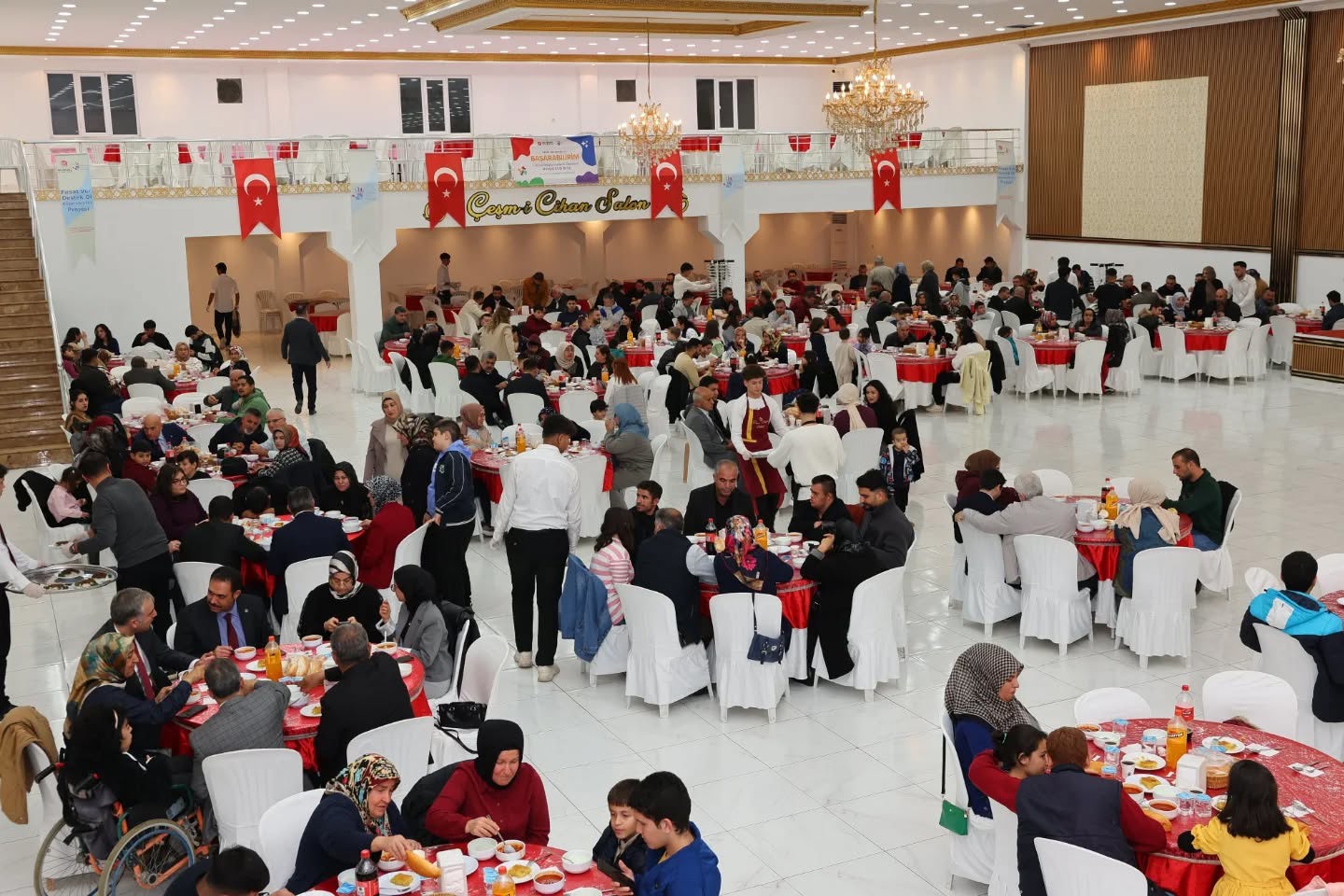 “Fırsat Ver, Destek Ol, Başarabilirim” Projesi Kapsamında Otizmli Bireyler Harfane Gecesine Katıldık - fotoğraf 4