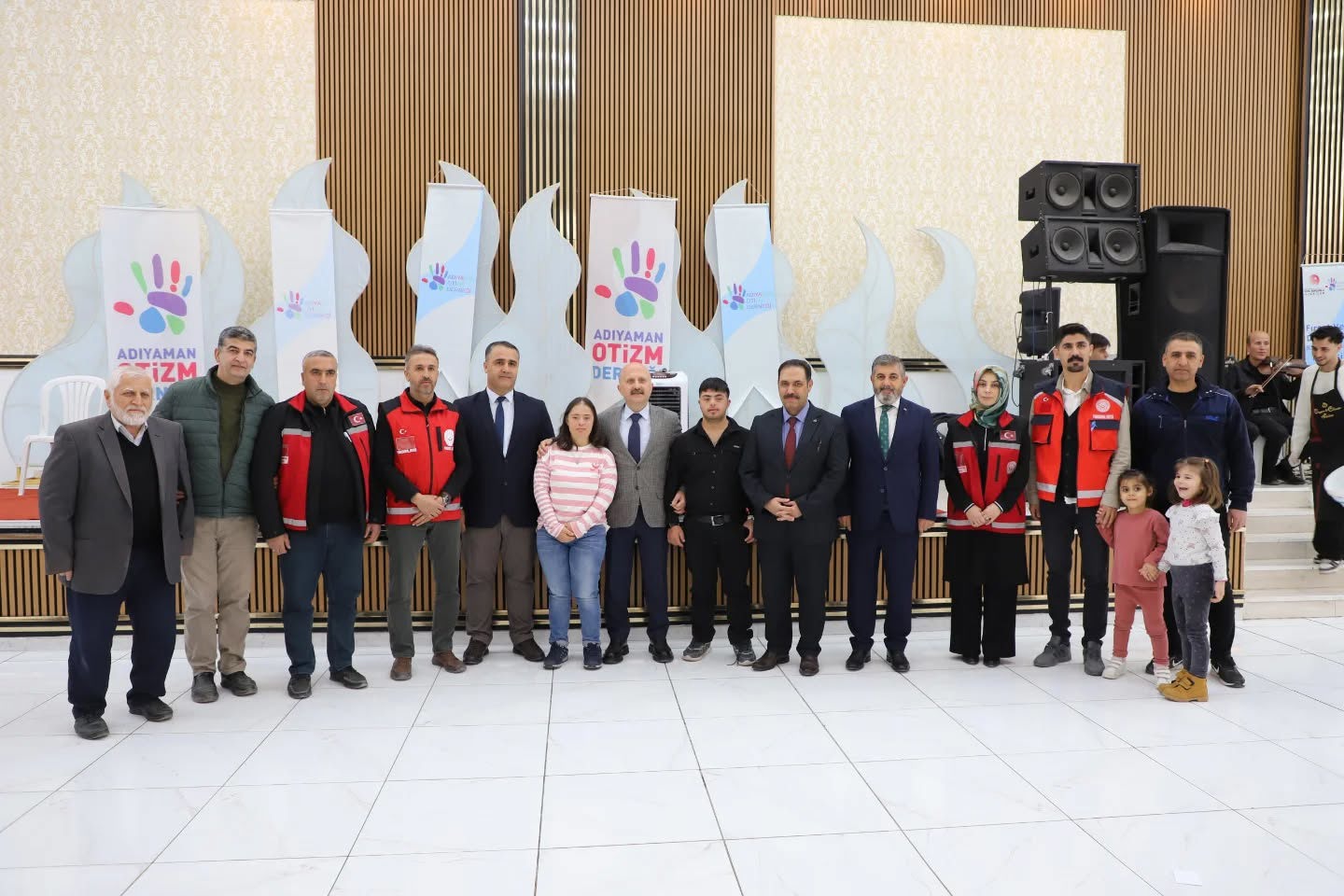 “Fırsat Ver, Destek Ol, Başarabilirim” Projesi Kapsamında Otizmli Bireyler Harfane Gecesine Katıldık - fotoğraf 1