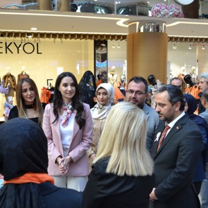 Kadına Yönelik Şiddete Karşı Uluslararası Mücadele Günü Kapsamında Nissara AVM'de Sergi Açıldı - fotoğraf 4