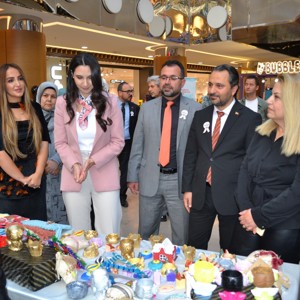 Kadına Yönelik Şiddete Karşı Uluslararası Mücadele Günü Kapsamında Nissara AVM'de Sergi Açıldı - fotoğraf 3