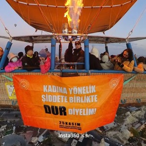 Kapadokya’da Sıcak Hava Balonlarından Kadına Şiddete Karşı Farkındalık Çağrısı - fotoğraf 4