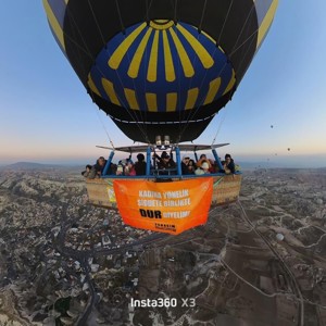 Kapadokya’da Sıcak Hava Balonlarından Kadına Şiddete Karşı Farkındalık Çağrısı - fotoğraf 1