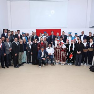 Valimiz Sayın Ahmet Karakaya ve eşi Özlem Karakaya Hanımefendi, 3 Aralık Dünya Engelliler Günü dolayısıyla İl Müdürlüğümüze bağlı Ahlat Engelsiz Yaşam Bakım Rehabilitasyon ve Aile Danışma Merkezi Müdürlüğümüzde düzenlenen programa katıldılar - fotoğraf 6