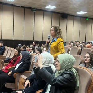 Karabük Üniversitesi Kadın Araştırmaları Merkezi İle İl Müdürlüğümüz İş Birliğinde Belgesel Filmin Gösterimini Gerçekleştirdik - fotoğraf 3