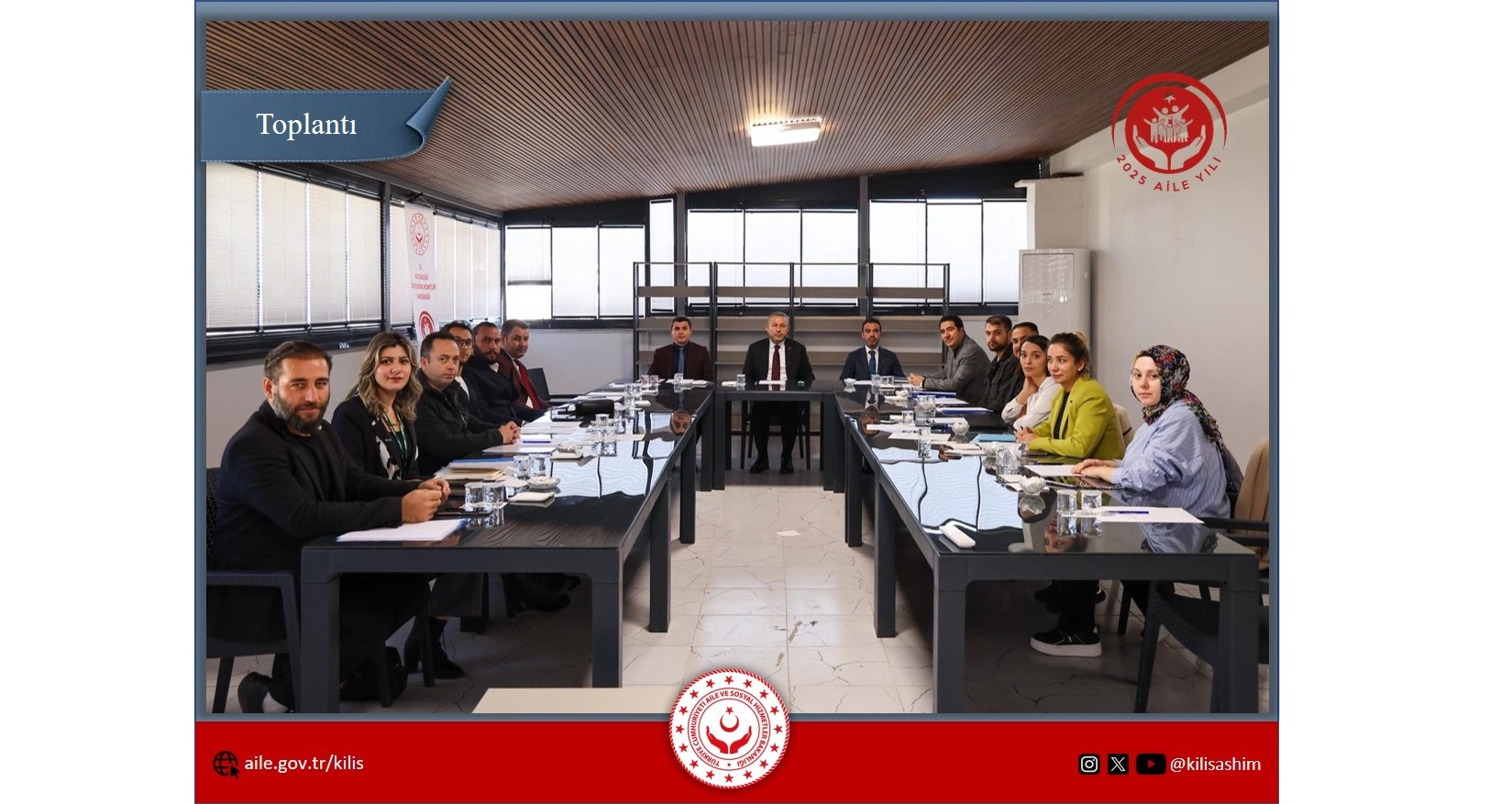 Valimiz Sayın Tahir ŞAHİN ve Vali Yardımcımız Sayın Okan DAĞLI’nın katılımlarıyla İl Sağlık Müdürlüğü’nün koordinesinde, İl Müdürlüğümüz ve paydaş kurumların temsilcileri ile Bağımlılıkla Mücadele Üst Kurul Toplantısı gerçekleştirildi