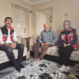 Aziz Şehitlerimizin Yakınlarına ve Gazilerimize Ziyaret - fotoğraf 1