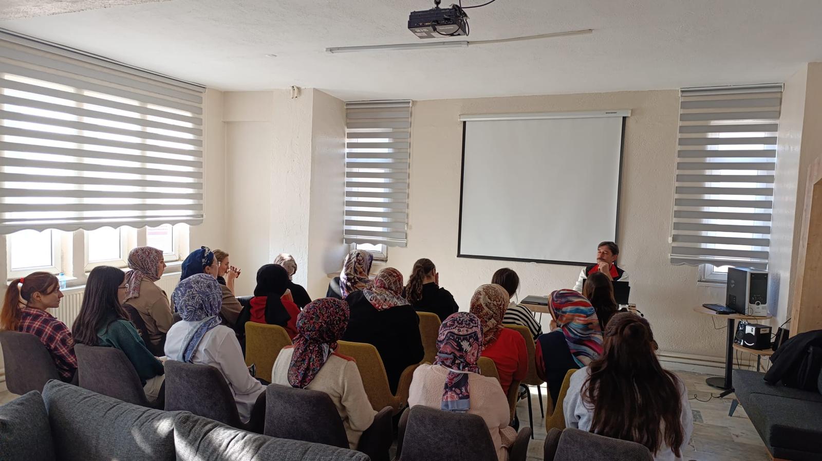 Aile İçinde Dayanışma ve Toplumsal Huzur Konulu Seminer