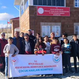 Çocuk Hakları İl Komitemiz tarafından, 3 Aralık Dünya Engelliler Günü münasebetiyle Ahlat Engelsiz Yaşam Bakım Rehabilitasyon ve Aile Danışma Merkezimize ziyaret gerçekleştirildi - fotoğraf 1