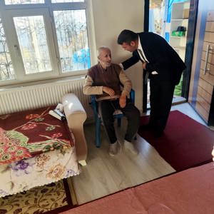 Hakkari Merkezde “3 Aralık Dünya Engelliler Günü” Kapsamında Evlere Ziyaretler Gerçekleştirildi - fotoğraf 3