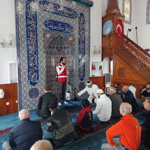 Sosyal Hizmet Merkezlerimiz Tarafından İlimiz Genelindeki Camilerde Cuma Namazı Öncesi Koruyucu ve Önleyici Hizmetlerimiz Kapsamında Farkındalık Eğitimlerimiz Devam Ediyor - fotoğraf 1