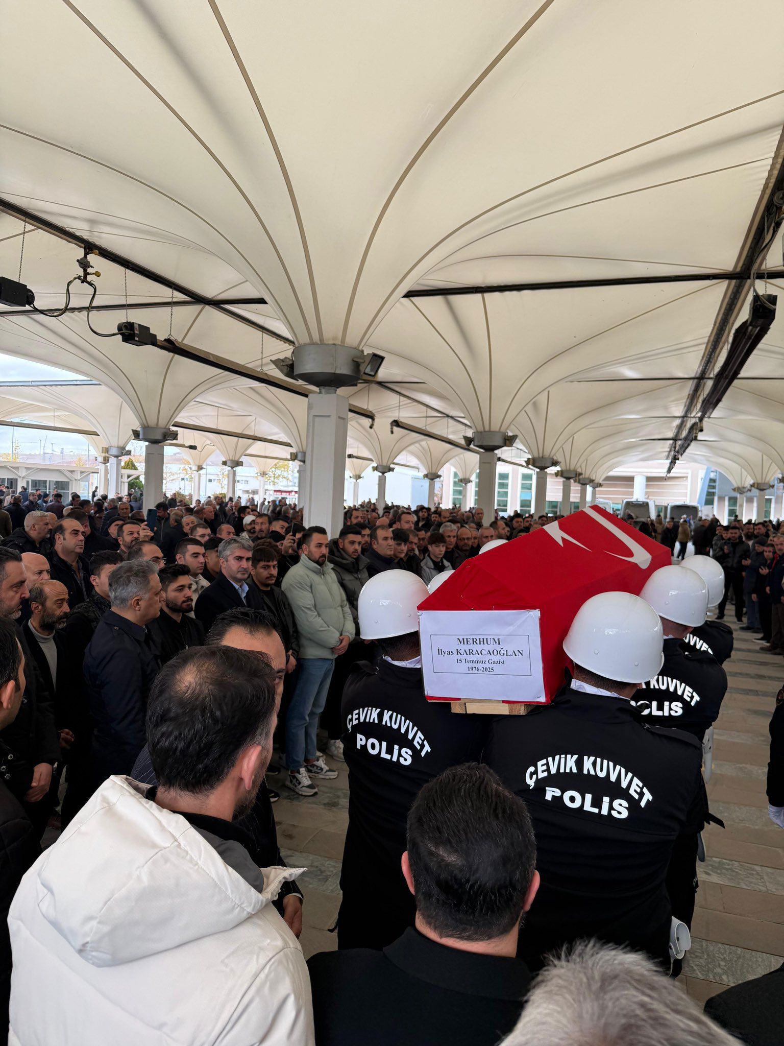 15 Temmuz Gazimiz İlyas Karacaoğlan Ankara’da Son Yolculuğuna Uğurlandı - fotoğraf 4