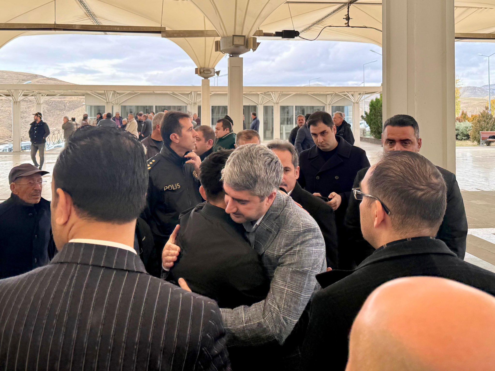 15 Temmuz Gazimiz İlyas Karacaoğlan Ankara’da Son Yolculuğuna Uğurlandı - fotoğraf 3