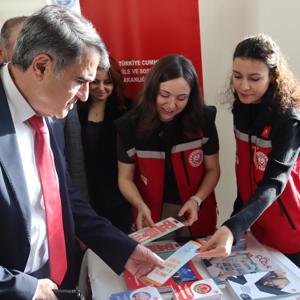İl Müdürümüz Sn. Ömer TURAN, Aile, Spor ve Psikoloji Sempozyumu’na Katılarak Açılış Konuşması Gerçekleştirdi - fotoğraf 1