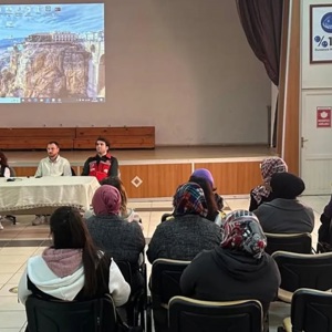 LGS Velilerine Yönelik Bilgilendirici Seminer Düzenlendi - fotoğraf 1