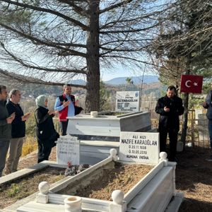 24 Kasım Öğretmenler Günü’nde Şehit Öğretmenlerimiz Rahmetle Anıldı - fotoğraf 1