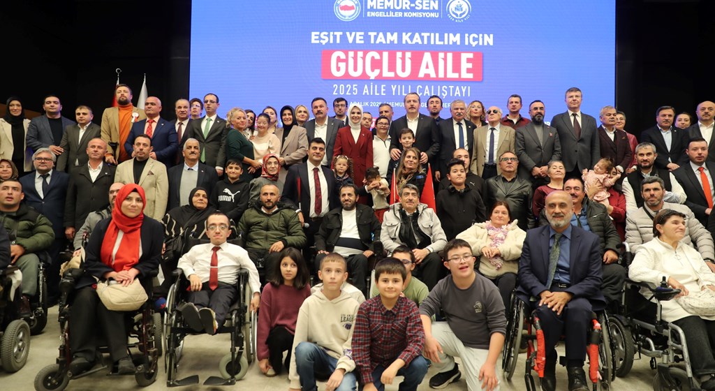 Bakanımız Göktaş "Eşit ve Tam Katılım İçin Güçlü Aile: 2025 Aile Yılı Çalıştayı"na katıldı