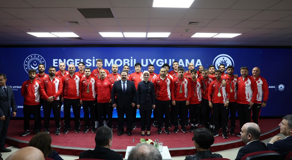 Bakanımız Göktaş, Engelsiz Mobil Uygulama Tanıtım Programı'nda konuştu