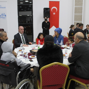 Hakkâri’de 3 Aralık Dünya Engelliler Günü Yemek Programı - fotoğraf 1