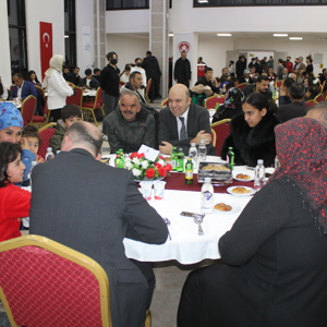 Hakkâri’de 3 Aralık Dünya Engelliler Günü Yemek Programı - fotoğraf 2