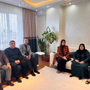 Şehit Ailelerine Anlamlı Ziyaret: Devletimizin Vefa Eli Gaziantep’te Şehit Yakınlarının Yanında - fotoğraf 4