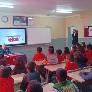 2025 Aile Yılı etkinlikleri kapsamında Vatan Ve Kahramanlık Buluşmaları etkinliği gerçekleştirildi. - fotoğraf 1