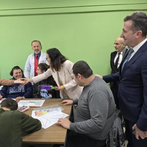 Valimiz Dr. Hülya Kaya ve İl Müdürümüz Arif Laçin’den Yeni Açılan Merkeze Ziyaret - fotoğraf 1