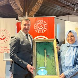 Aile Yılı Kapsamında Tezhip Sanatı Sergisi Açıldı - fotoğraf 1