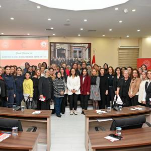 Aile Yılı Kapsamında “Gönül Elçileri ile Koruyucu Aile Farkındalık Toplantısı” Gerçekleştirildi - fotoğraf 3