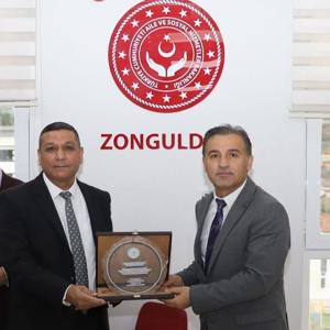 Roman Vatandaşlara Yönelik Strateji Belgesi (2023-2030 ) ve 1. Aşama Eylem Planı(2023-2025) kapsamında  Aile ve Sosyal Hizmetler İl Müdürlüğünde bir toplantı gerçekleştirilmiştir. - fotoğraf 5