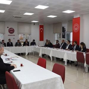 Roman Vatandaşlara Yönelik Strateji Belgesi (2023-2030 ) ve 1. Aşama Eylem Planı(2023-2025) kapsamında  Aile ve Sosyal Hizmetler İl Müdürlüğünde bir toplantı gerçekleştirilmiştir. - fotoğraf 6