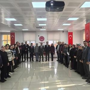 Türkiye Sosyal İçerme Eğitim Programı kapsamında İl Müdürlüğümüz Toplantı Salonunda bir eğitim gerçekleştirilmiştir. - fotoğraf 1