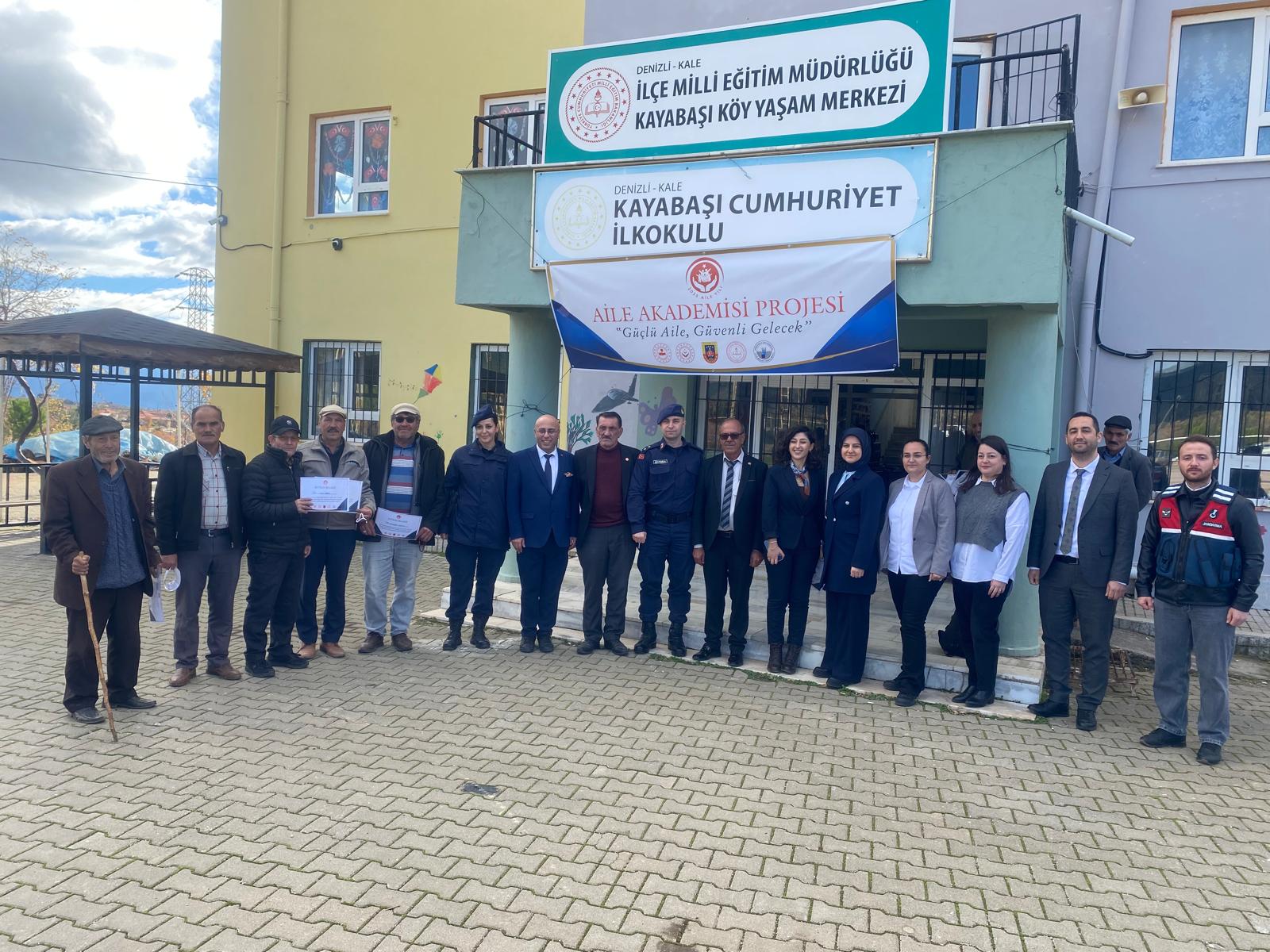 “Güçlü Aile, Güvenli Gelecek” Vurgusuyla Başlatılan Aile Akademisi Projesinin İlk Eğitimi Kale’de Gerçekleştirildi