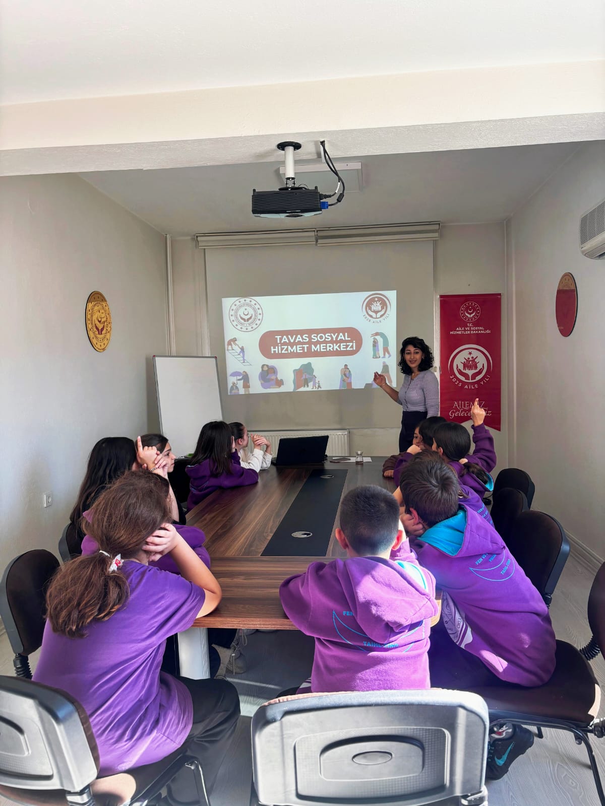 2025 Aile Yılı Kapsamında Öğrencilerin Tavas Sosyal Hizmet Merkezi Ziyareti Gerçekleştirildi