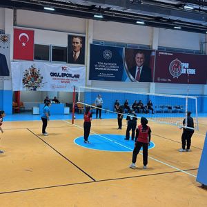 İl Müdürümüz Sayın Bilal Erdoğan Voleybol Müsabakasına Eşlik Etti - fotoğraf 3