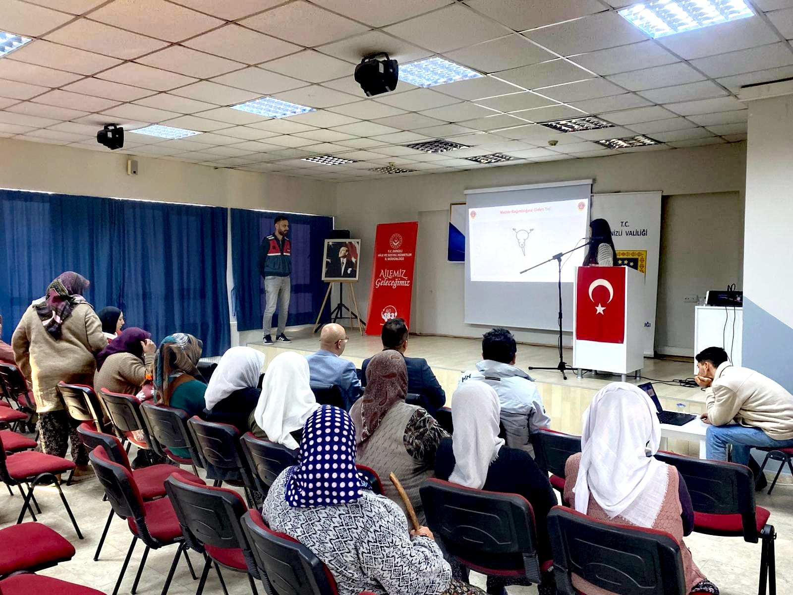 Aile Akademisi Projesi Kapsamında İkinci Eğitim Programı Kale Belenköy’de Gerçekleştirildi