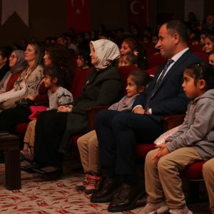Bakan Yardımcımız Sayın Leman YENİGÜN ile ‘Şanlıurfa Çocuk Tiyatro Şenliğine’ Katıldık.  - fotoğraf 4