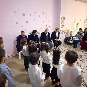 İl Müdürü ÜNALAN’dan Minik Öğrencilere Anlamlı Ziyaret - fotoğraf 2