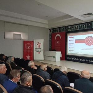 “2025 Aile Yılı ve Aile Sosyal Hizmetler Bakanlığı Hizmetleri” konulu eğitim gerçekleştirilmiştir. - fotoğraf 5