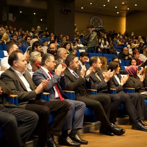 Toplumsal ve Dijital Gerçeklikler Bağlamında Aile Paneli Medipol Üniversitesi Ev Sahipliğinde Gerçekleştirildi - fotoğraf 2