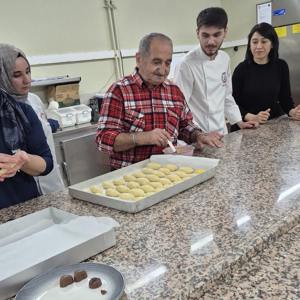 Yaşlılarımız Devrek Meslek Yüksek Okulu Aşçılık Bölümünü ziyaret etmişlerdir. - fotoğraf 7