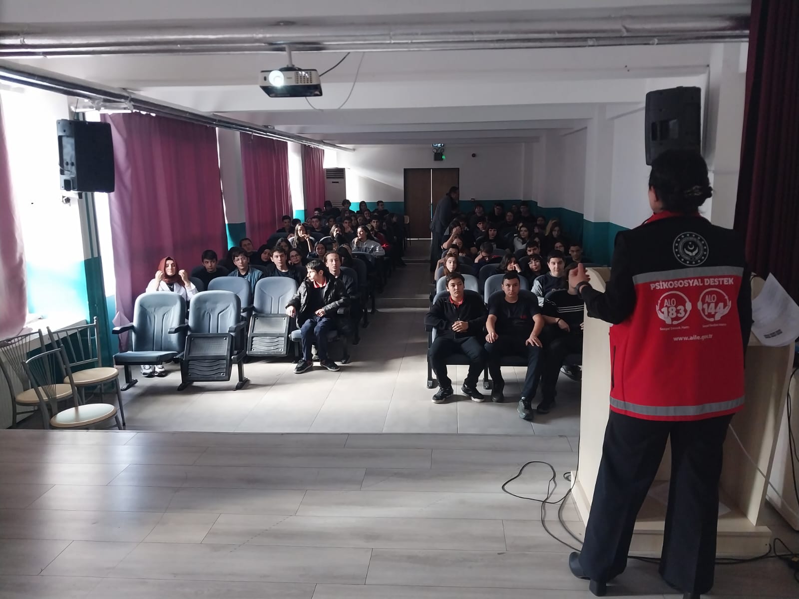 Gençlerle Farkındalık Buluşması: Şiddet ve Zorbalığa Karşı Bilinçleniyoruz