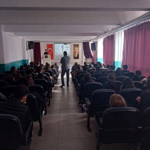 Gençlerle Farkındalık Buluşması: Şiddet ve Zorbalığa Karşı Bilinçleniyoruz - fotoğraf 4