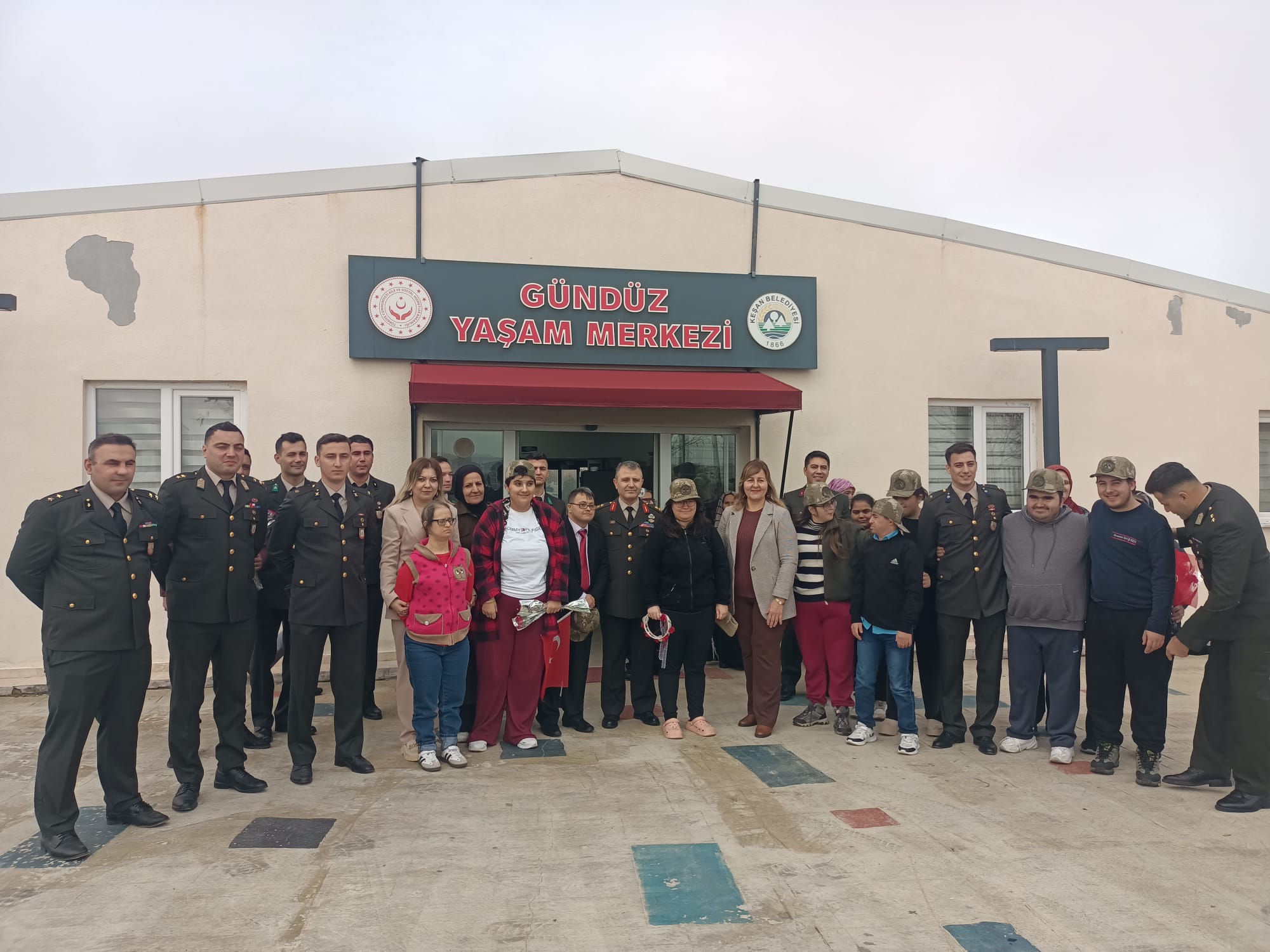 Engelsiz Yaşam Merkezimizdeki Özel Çocuklarımız ve Aileleri Ziyaret Edildi.