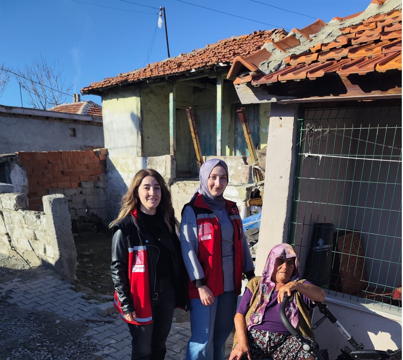 2025 Aile Yılı'nda Mahallemiz Ailemiz Projesi kapsamında Aile ziyaretleri gerçekleştirildi.
