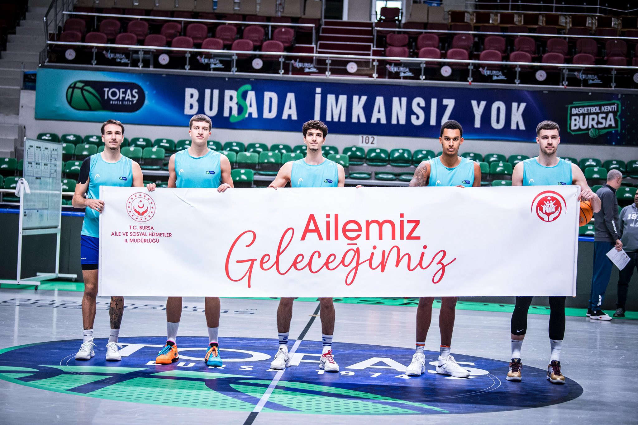 Büyük Ailemizle; TOFAŞ – Trapani Shark karşılaşmasına katılım sağladık